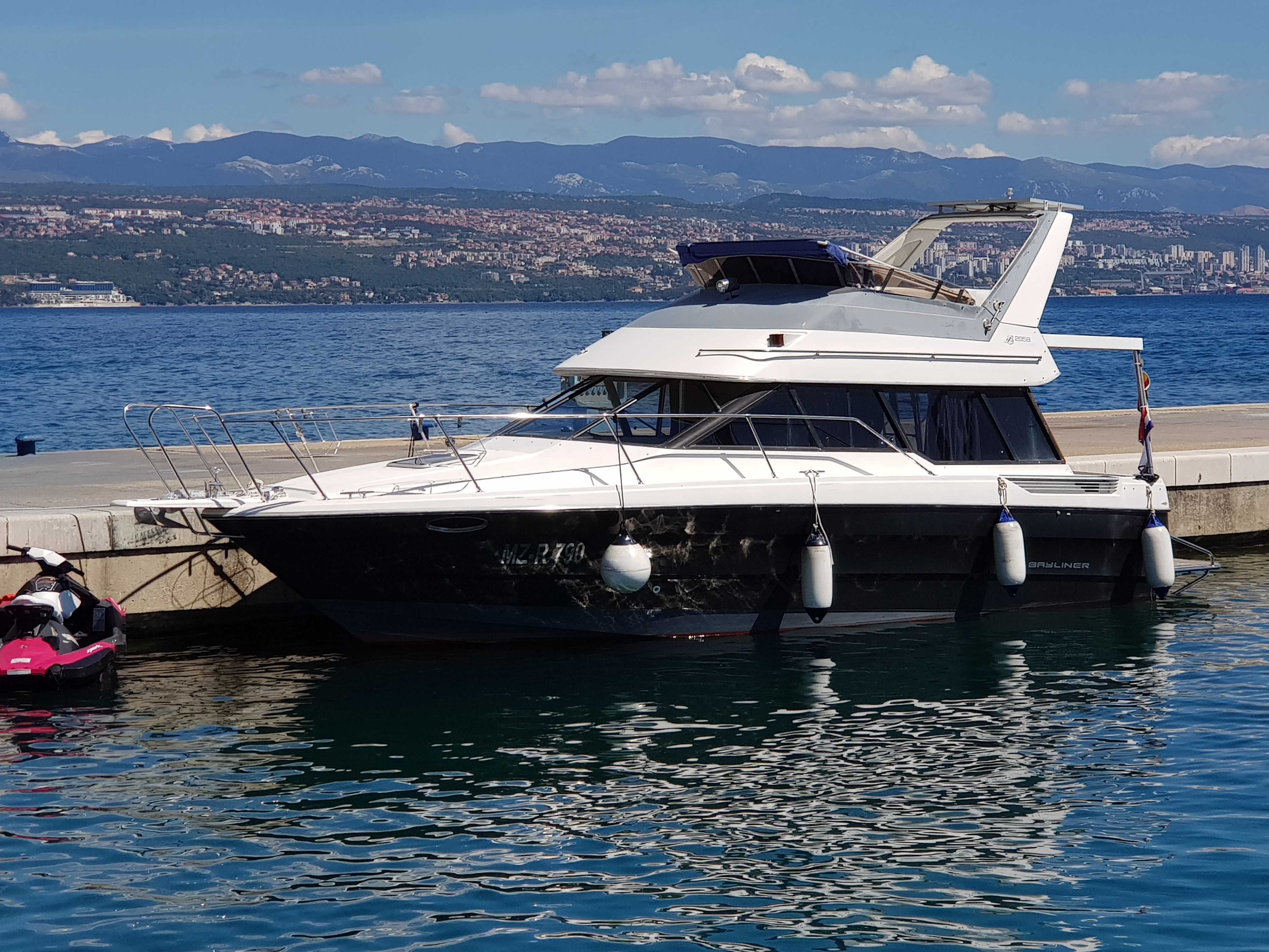 Jacht motorowy Bayliner 2950