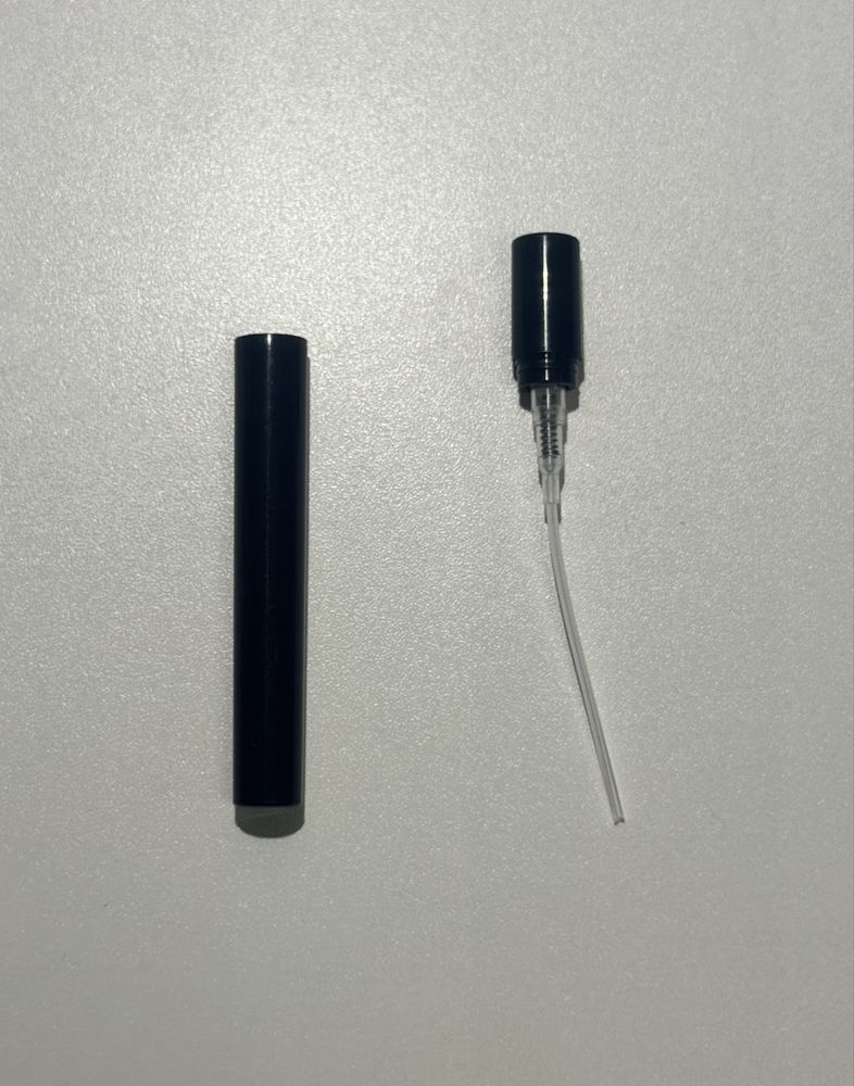 Plastikowe czarne butelki z atomizerem na perfumy 5ml 40szt