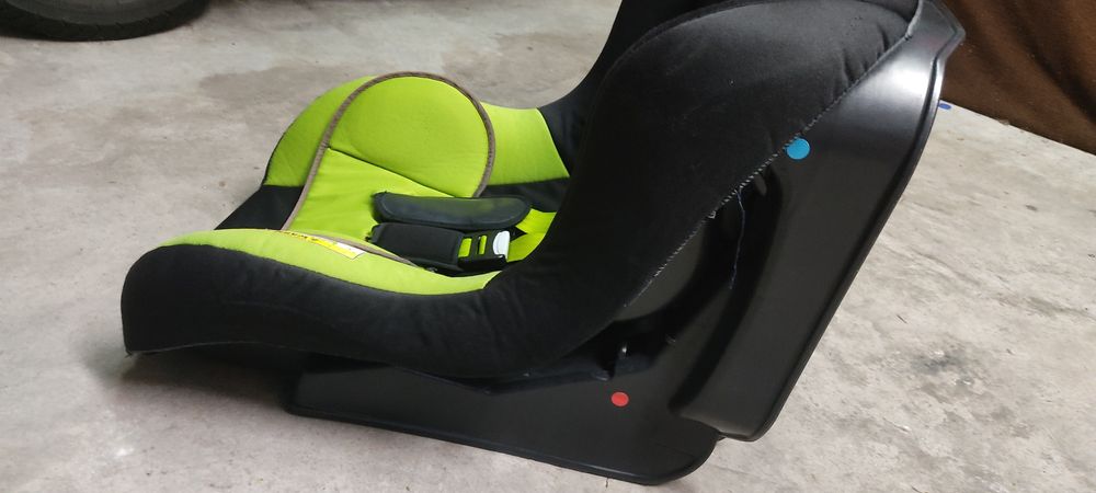 Cadeirinha automóvel