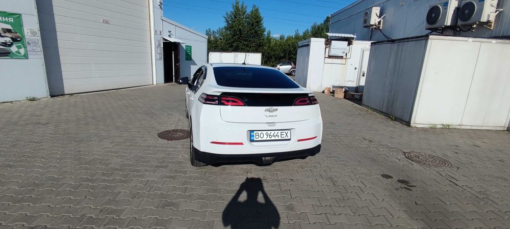 Продам Chevroet Volt 2013 года Плагин Гибрид отличное состояние.