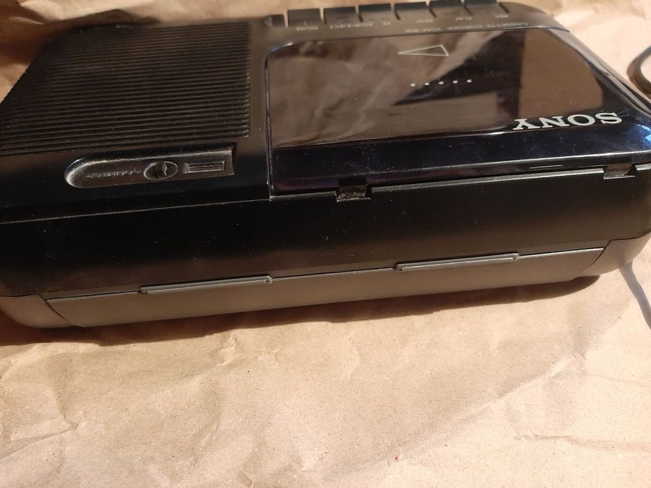 Магнитофон касетный SONY