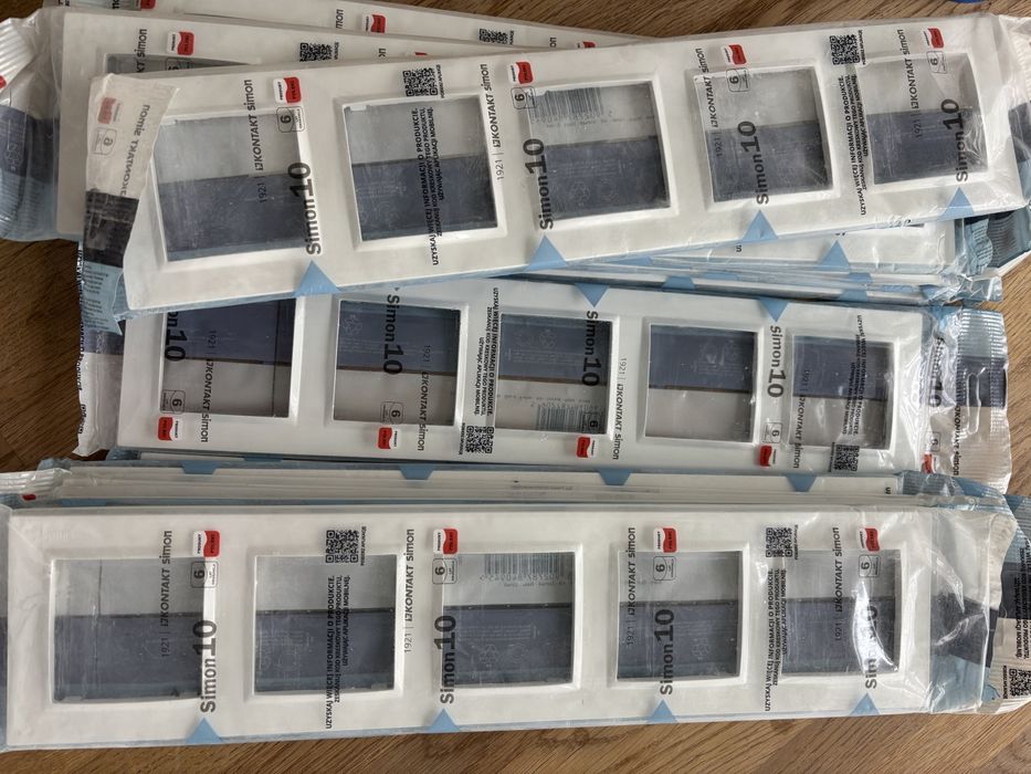Ramka pięciokrotna Simon 10 biały kontakt