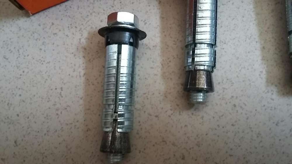 Buchas metálicas expansão M8