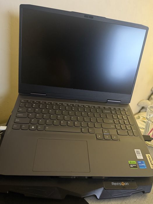 Laptop lenovo loq 15ihr8