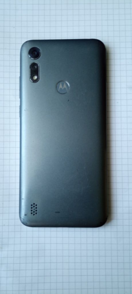 Продам телефон Motorola e6s