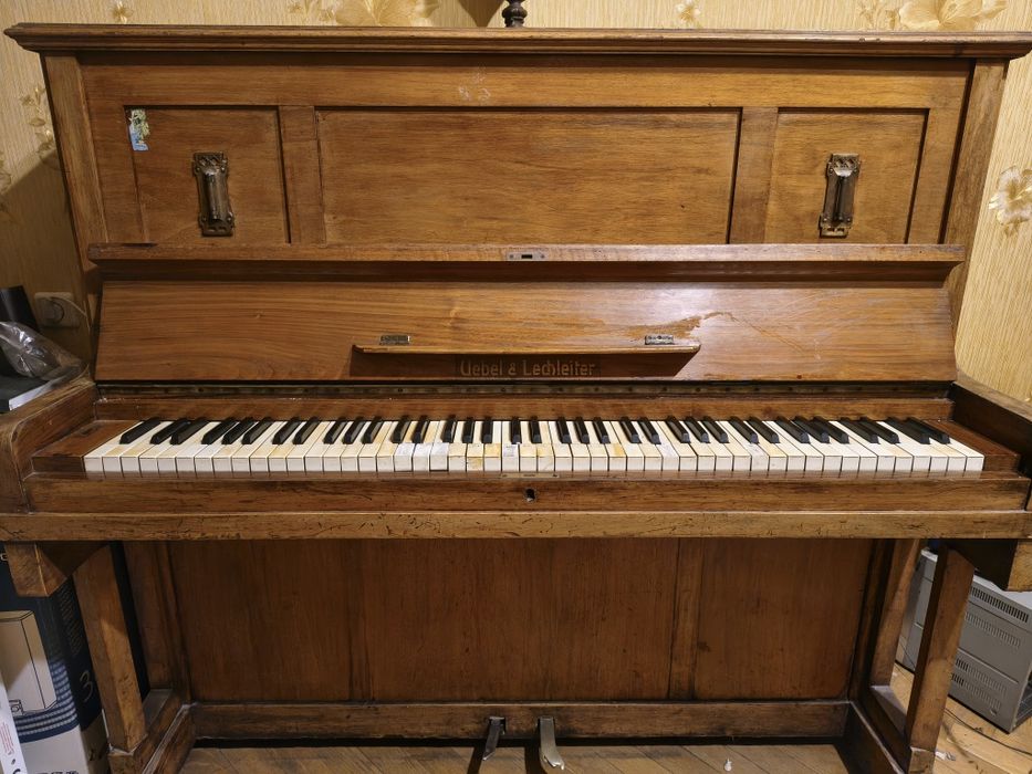 Антикварне піаніно Uebel & Lechleiter