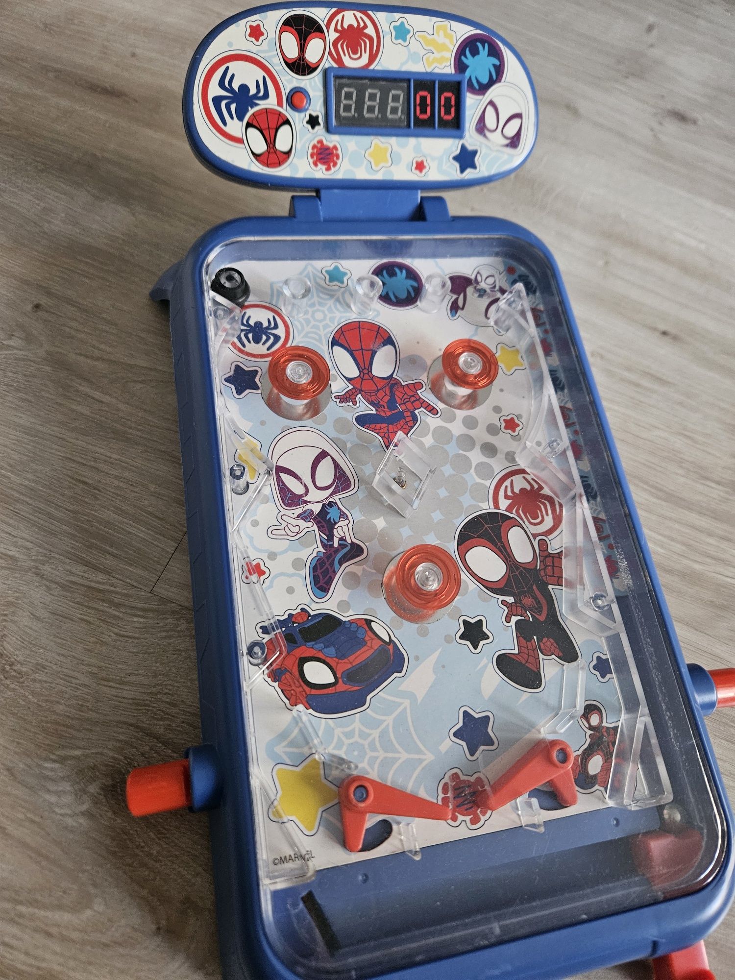 Painball flipper Spidey gra