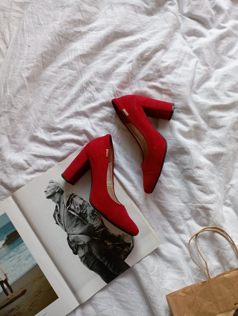 36 р Замша натуральна, замшеві | Червоні туфлі на стійких, широких