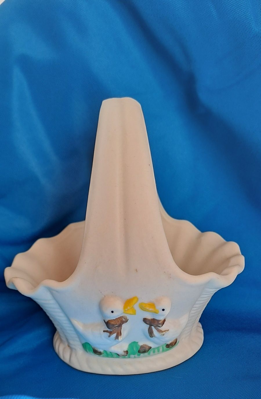 Cestinha em porcelana com patinhos