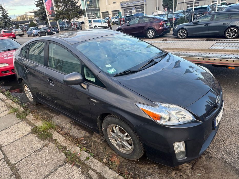 Toyota Prius Toyota prius, 4 sztuki na spredzaż po przeglądzie i naprawie, FAKTURA