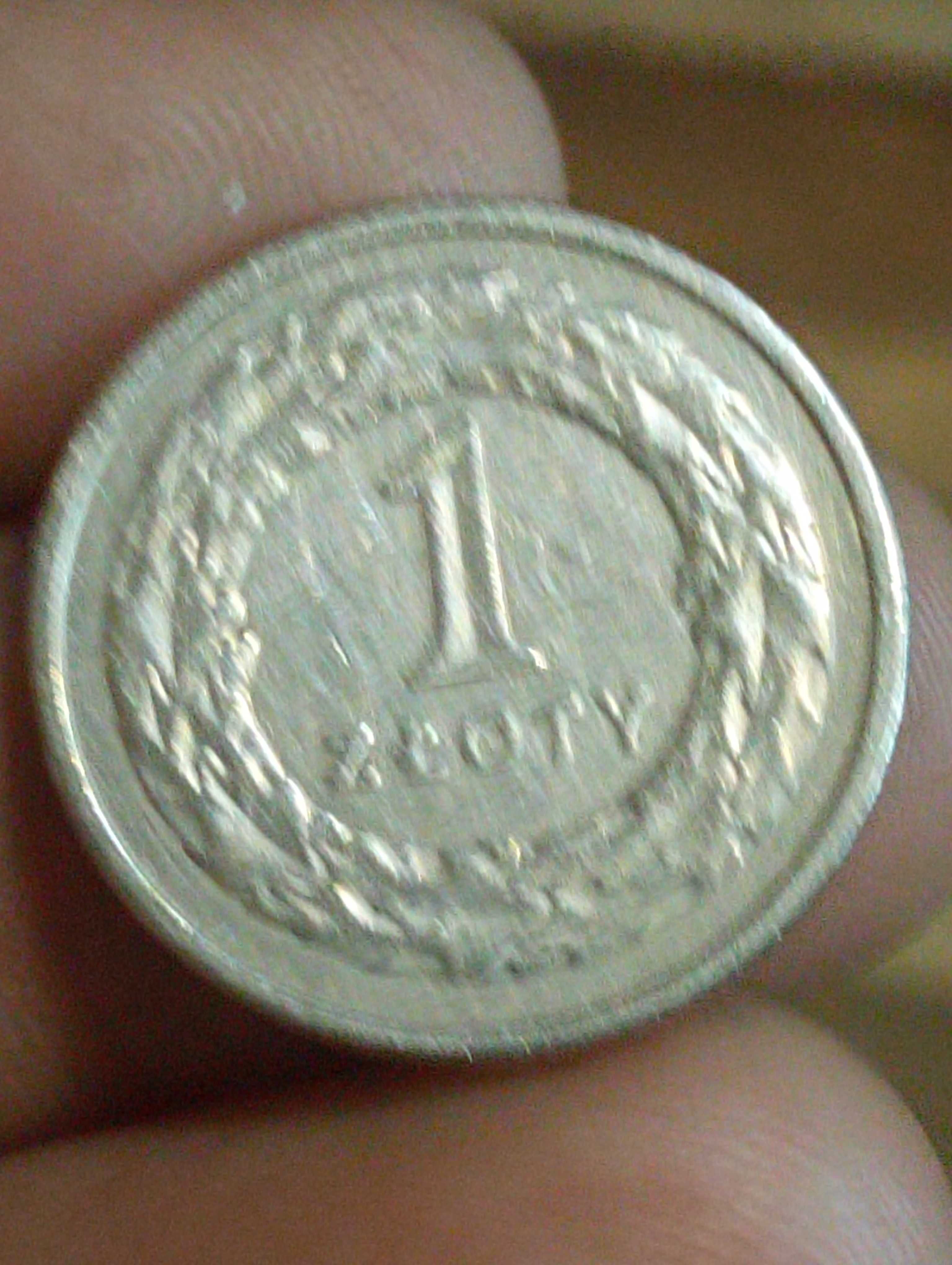 sprzedam trzecia monetę 1 zloty 1990 rok