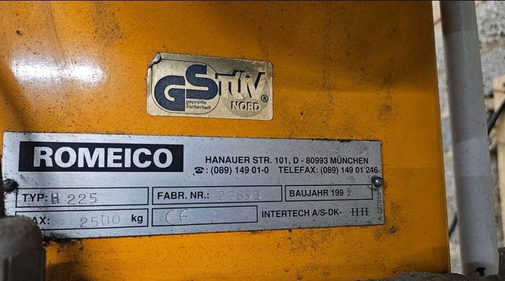 Podnośnik Dwukolumnowy Romeico H225. 2500kg 2,5 T Niemiecki