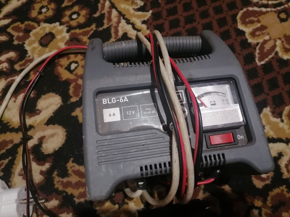 Зарядное устройство  12 вольт 6ампер