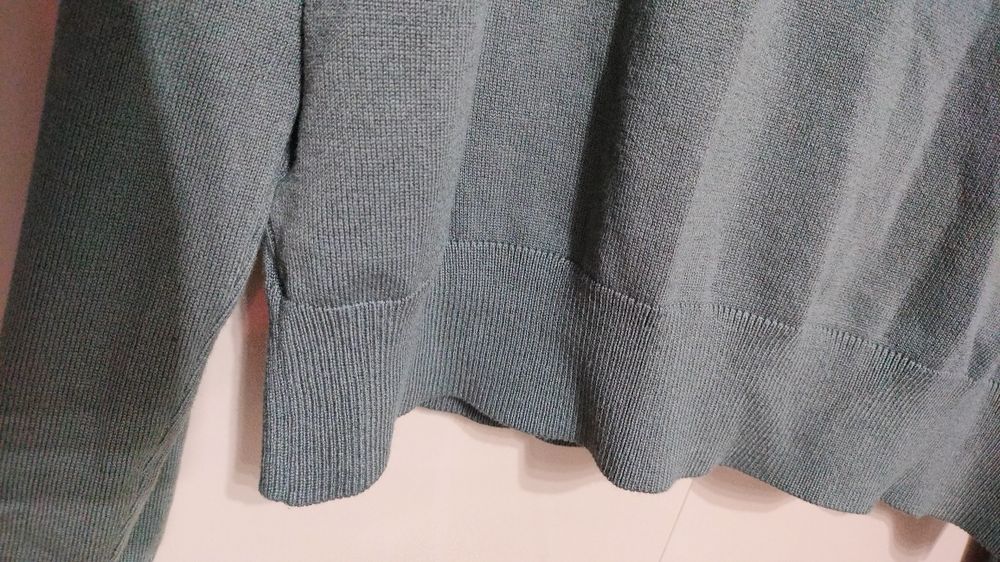 Sweterek do zapinania