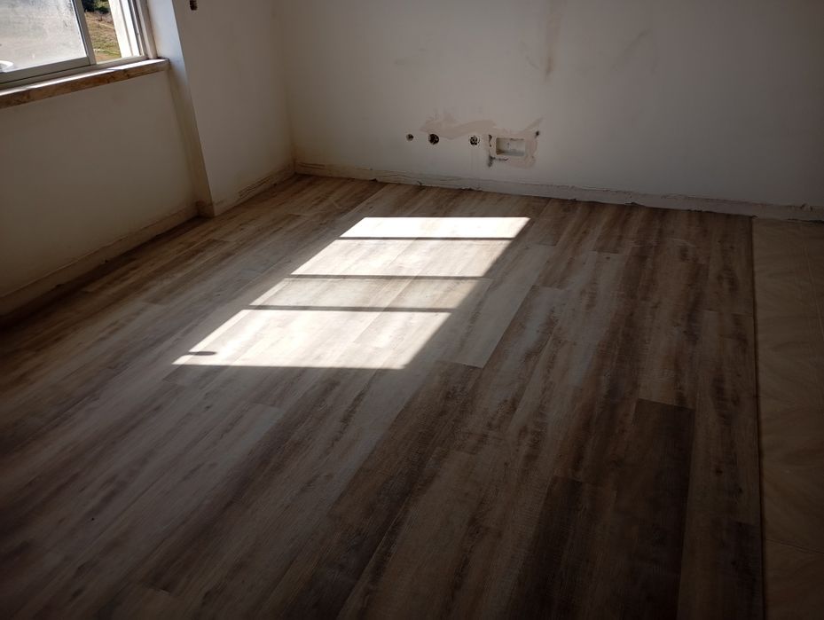 Monta moveis Pladur piso flutuante lava telhados