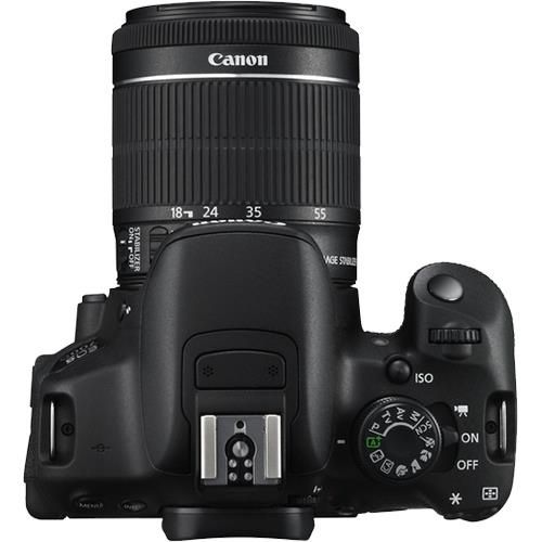 Máquina DSLR Canon EOS 700D