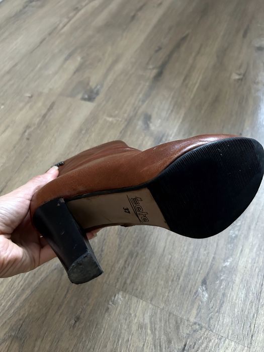 Продам осінні шкіряні черевики жіночі, Este