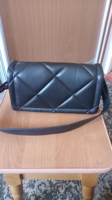 Сумочка-клатч 24х14х7 см нова