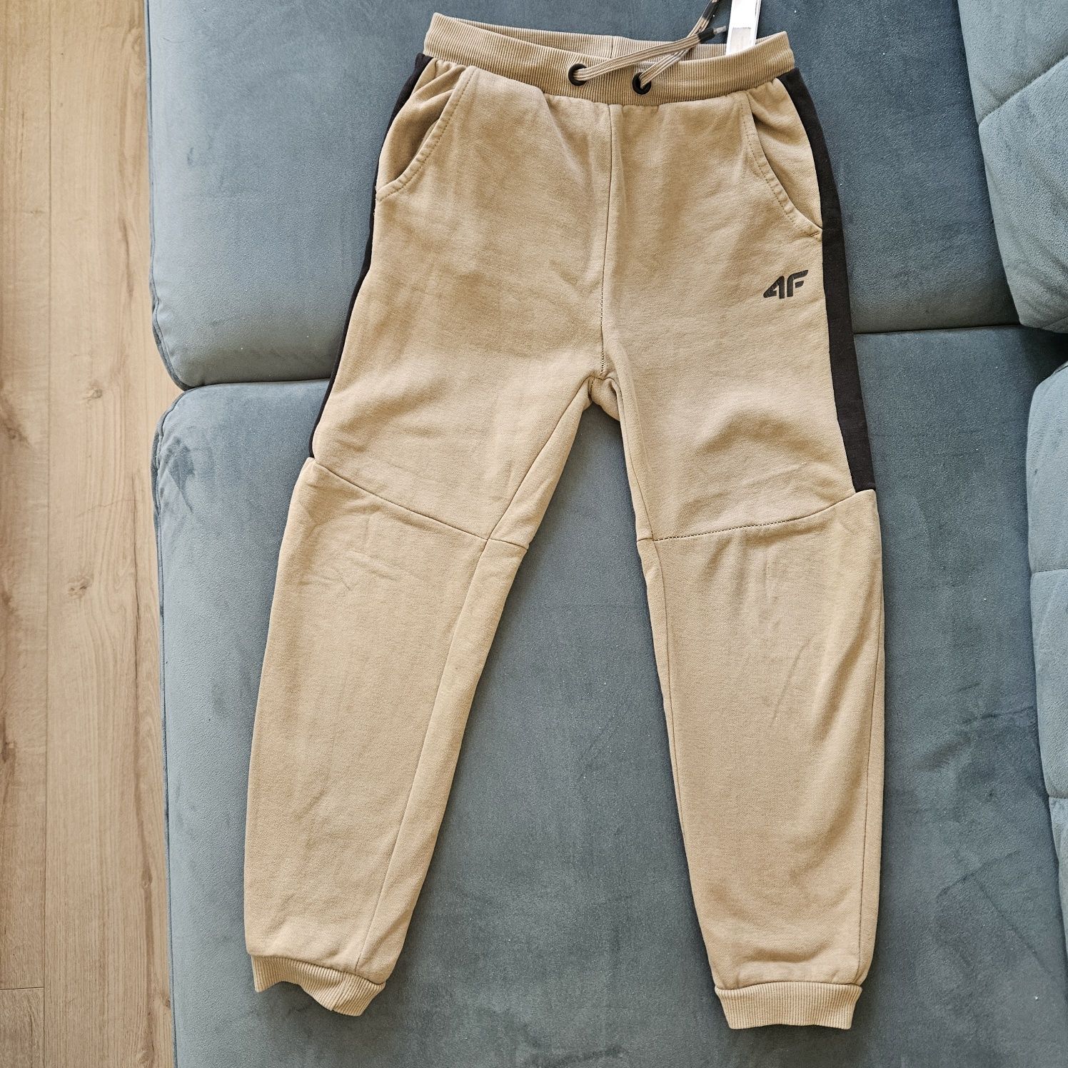 Spodnie 3-PAK dla chłopca r. 128 4F , Reserved