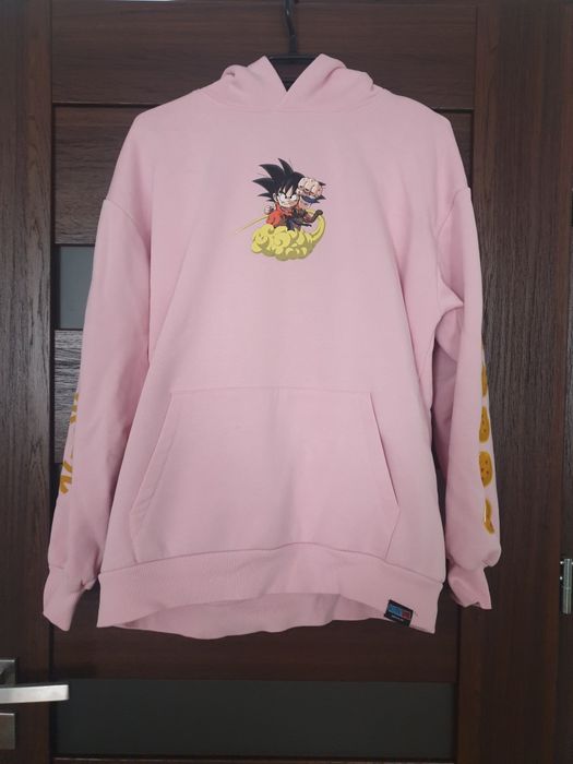 Różowa bluza z dragon ball