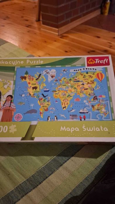 Mapa z puzzli o świecie dla dzieci