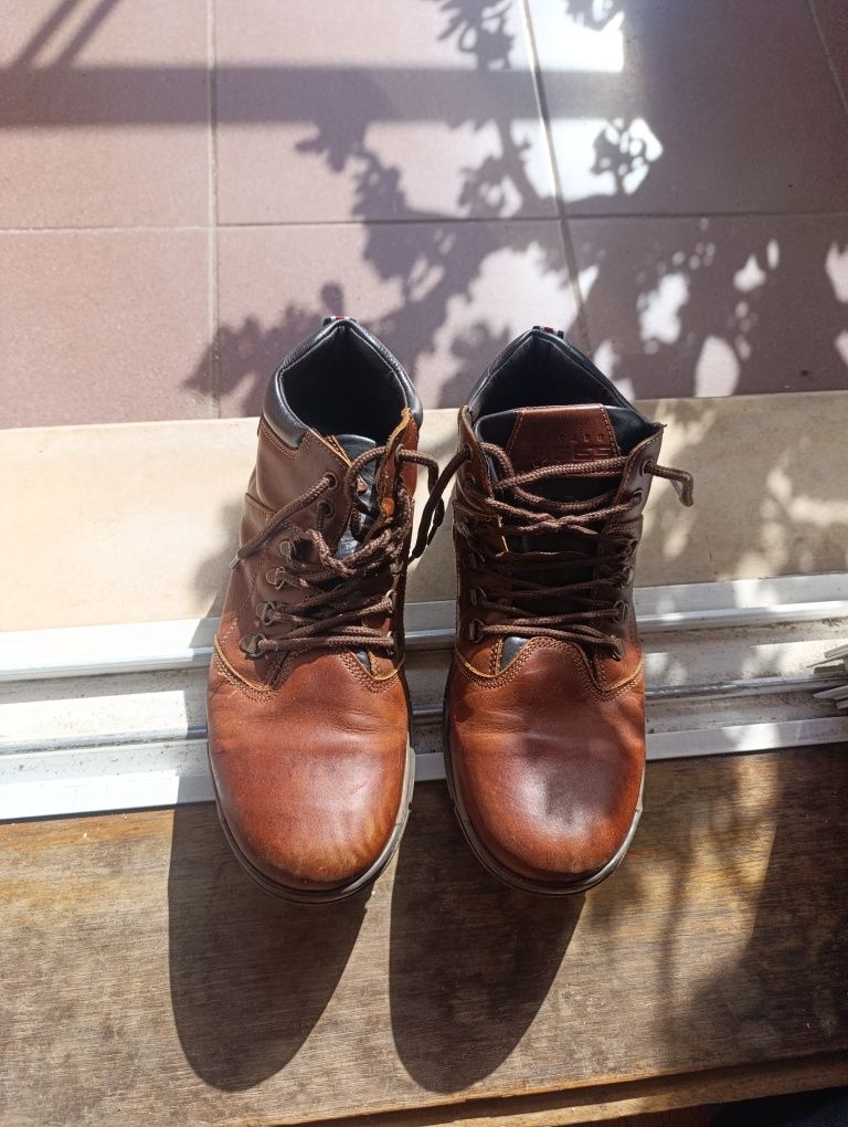 Botas couro 43 em castanho