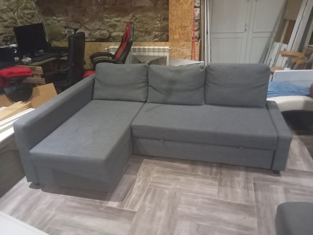 Sofá cama com baú
