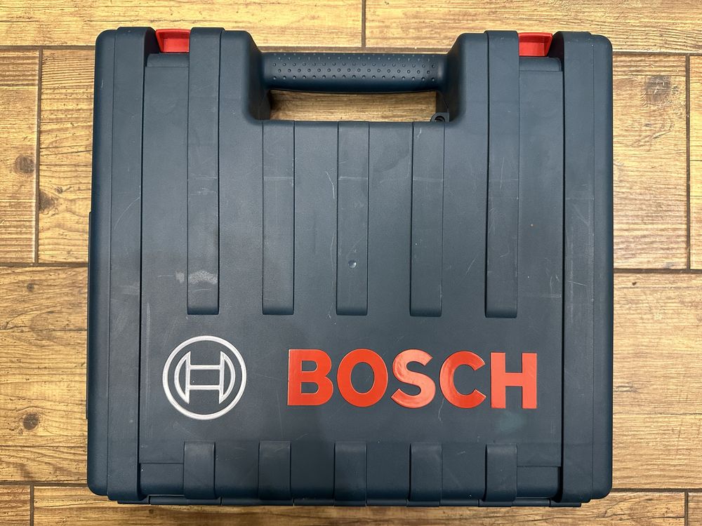 Młotowiertarka, młot udarowy BOSCH GBH240 | walizka