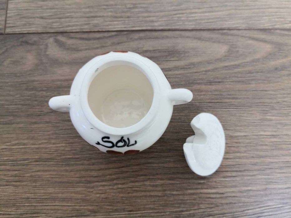 Solniczka ceramiczna