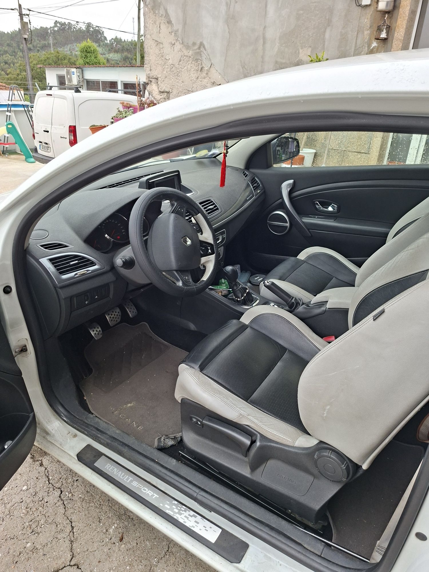 Renault Mégane Coupé GT dCi 160 cv – Raro em PT – 235.000 km – 12.000
