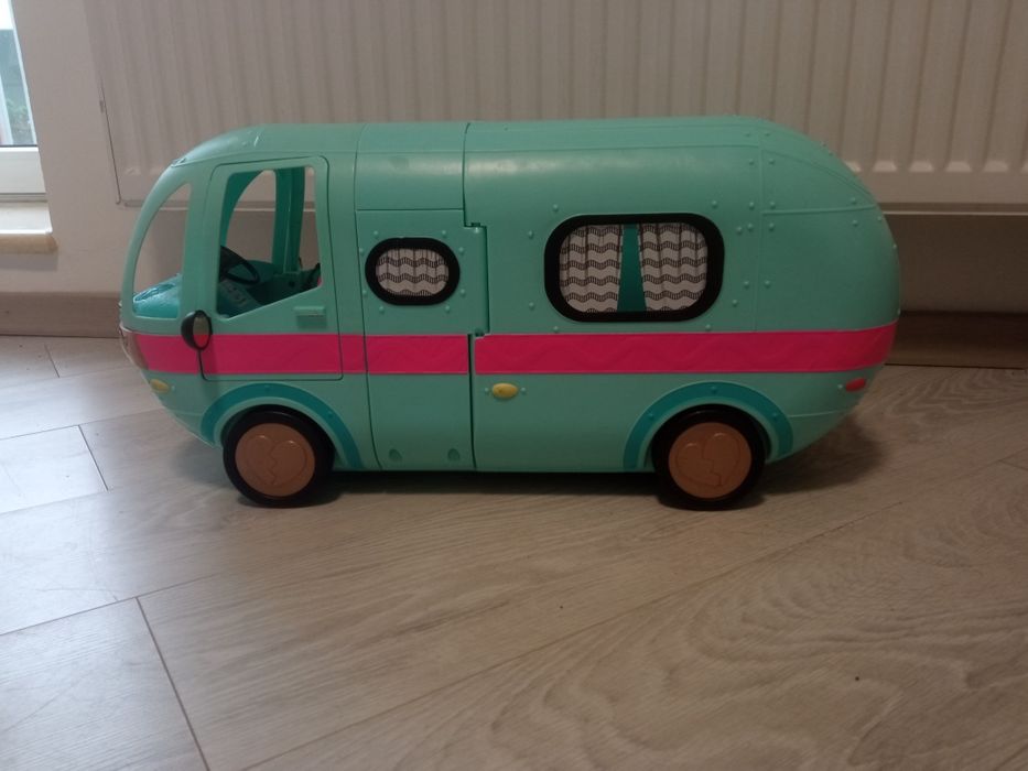 Kamper L.O.L. Suprise!