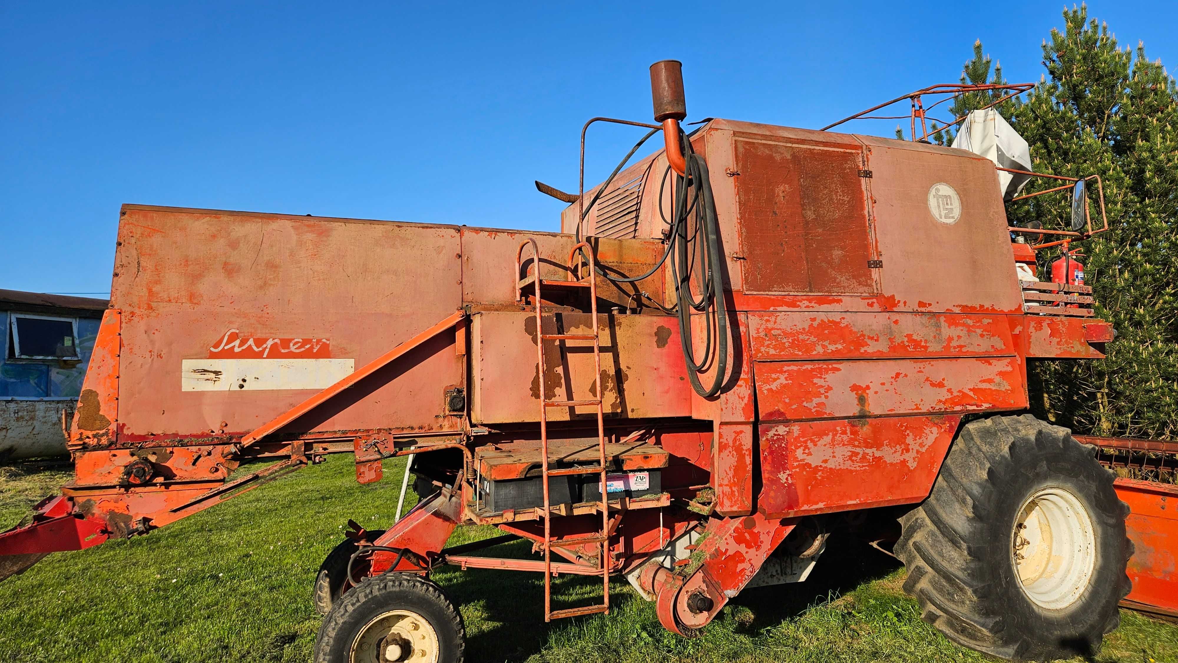 kombajn zbożowy bizon zo56