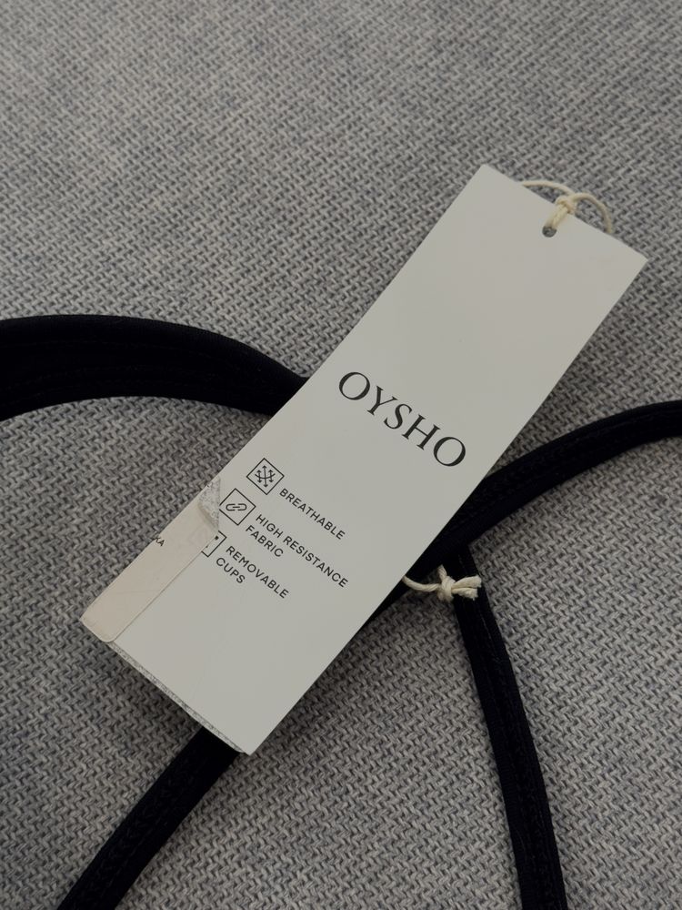 Новий топ з бюстгальтером Oysho