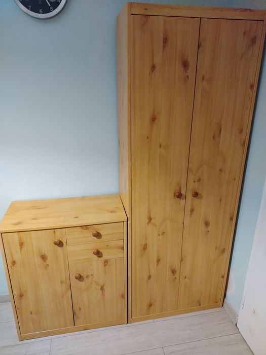 Meble dziecięce: szafa, szafki, regał