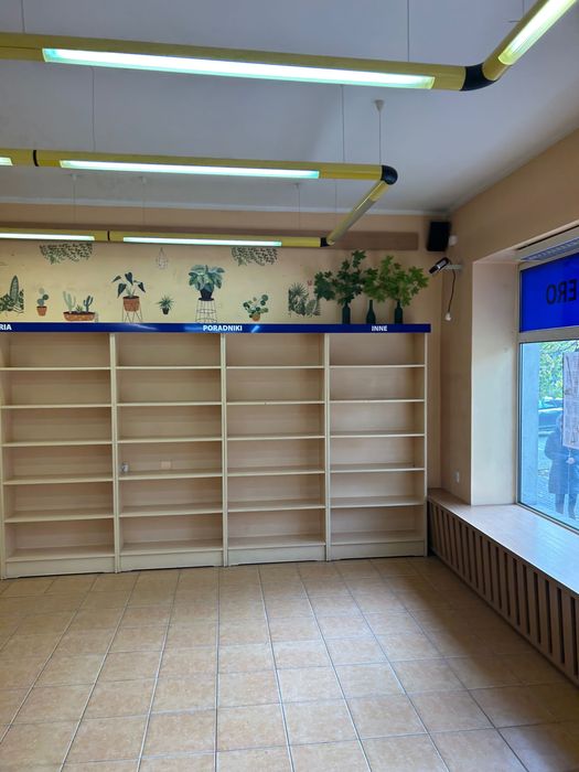 Oddam meble w dobrym stanie po księgarni