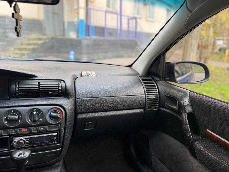 Продам авто Opel Omega 1997