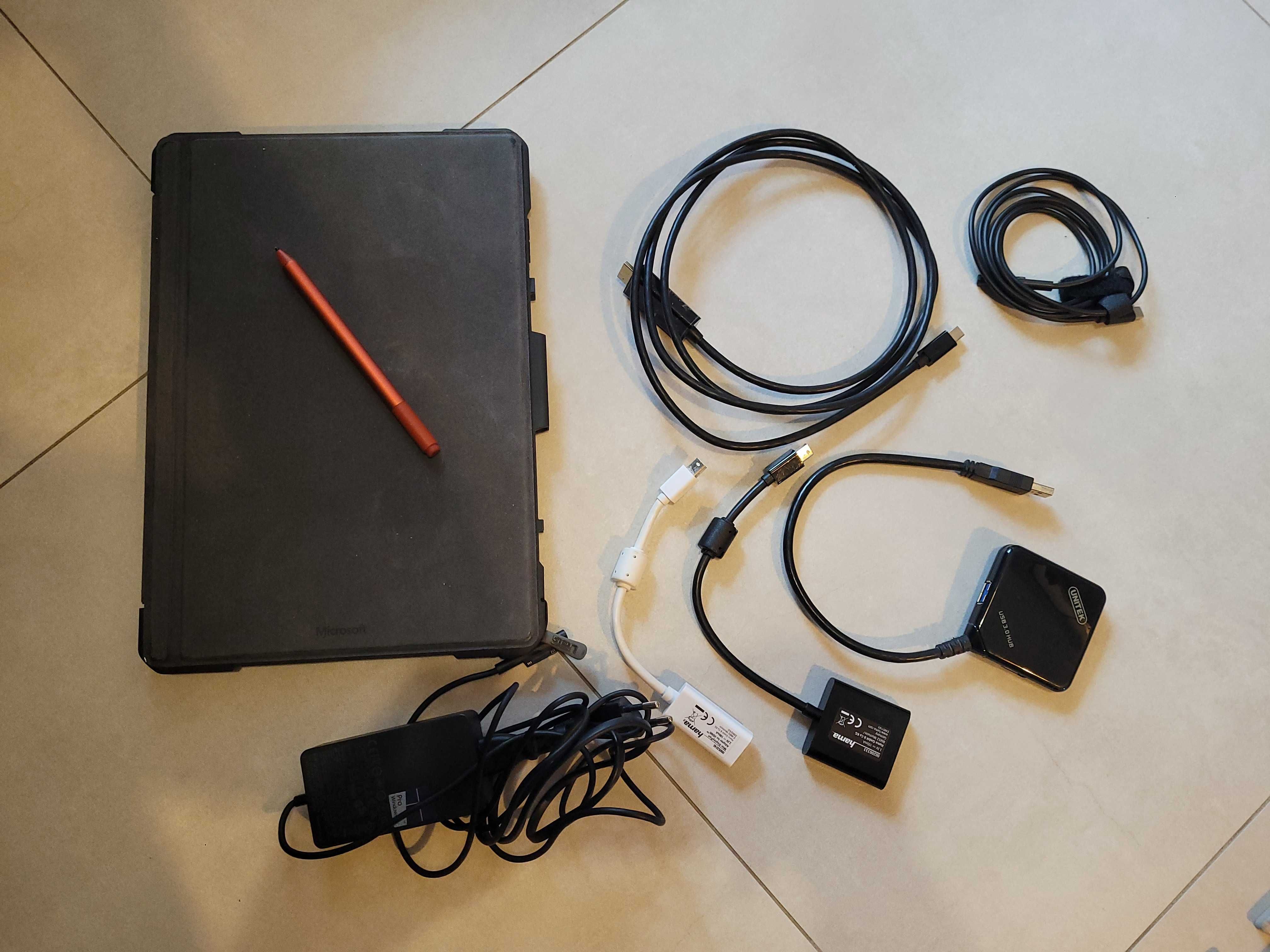 Microsoft Surface Pro 6 8 GB / 256 GB Czarny 1,70 GHZ etui klawiatura