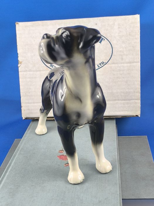 Pies bokser Cooper Craft Anglia #porcelana #dekoracja #ozdoba