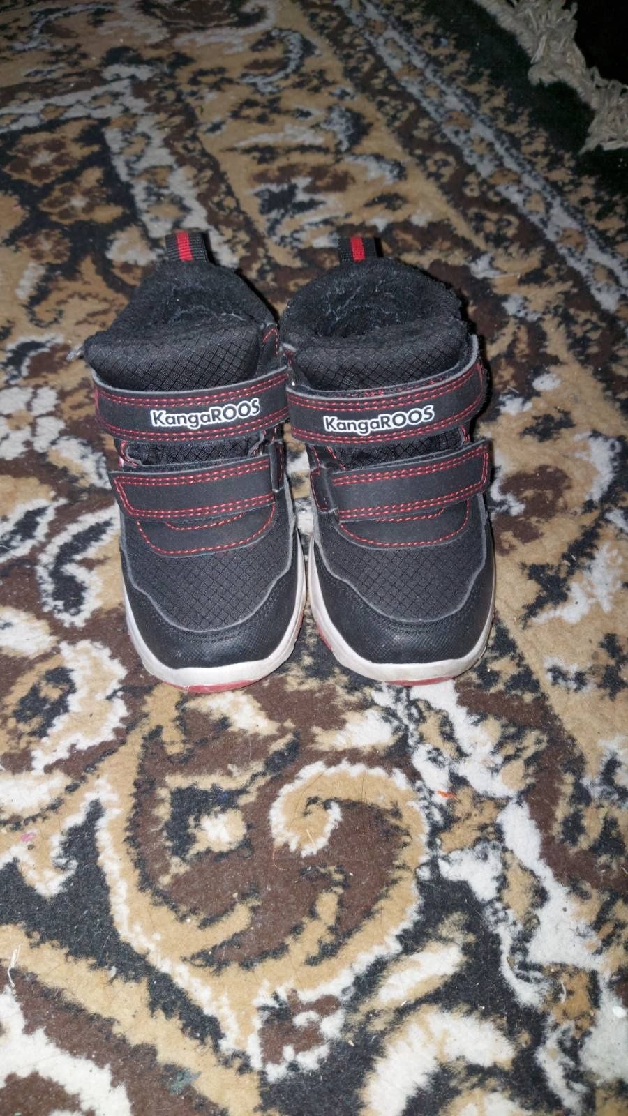 Продам зимние ботинки на мальчика Kangaroos 24 р.