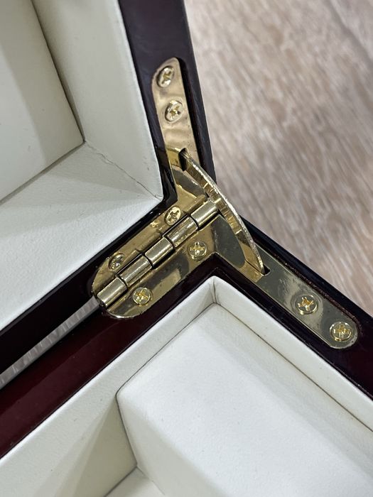 Коробка , шкатулка , бокс для часов