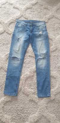 Spodnie jeansowe marki Reserved