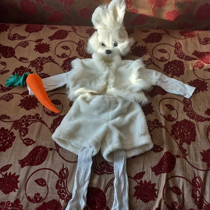 Прокат новорічного карнавального костюма зайчик