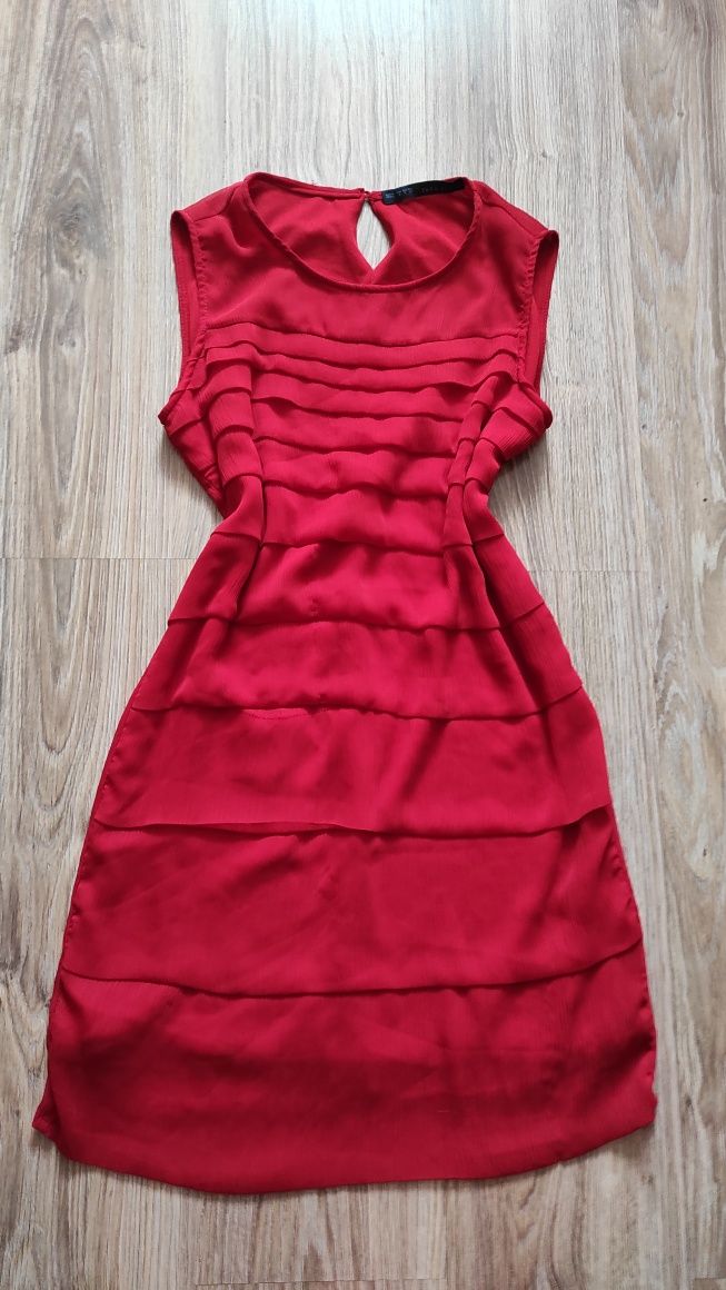 Czerwona szyfonowa sukienka damska z falbanami Zara M