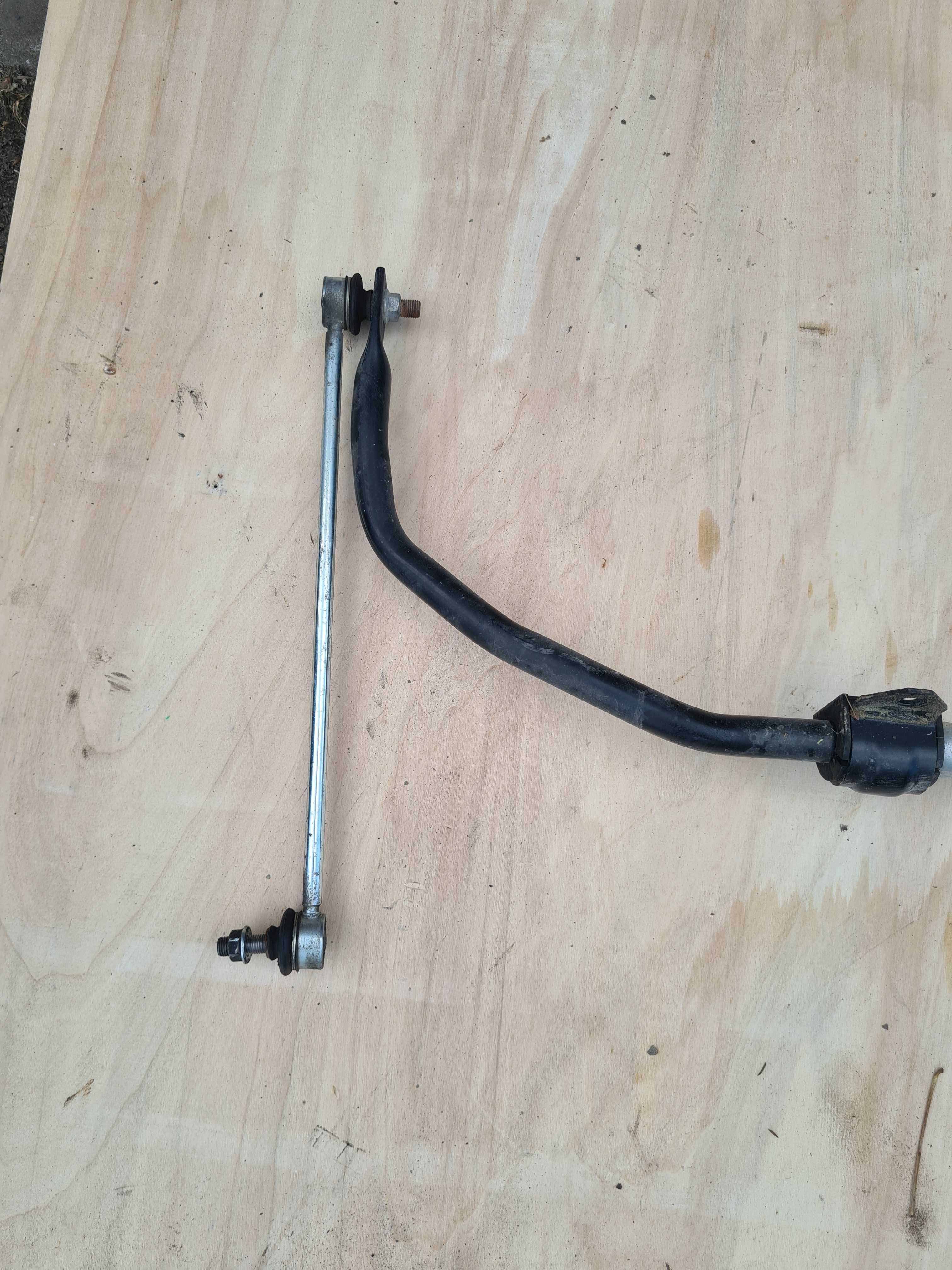 Suzuki Swift VI 1.2 hybryda 23r drążek stabilizator przód