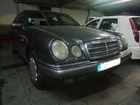 MERCEDES E320 W210