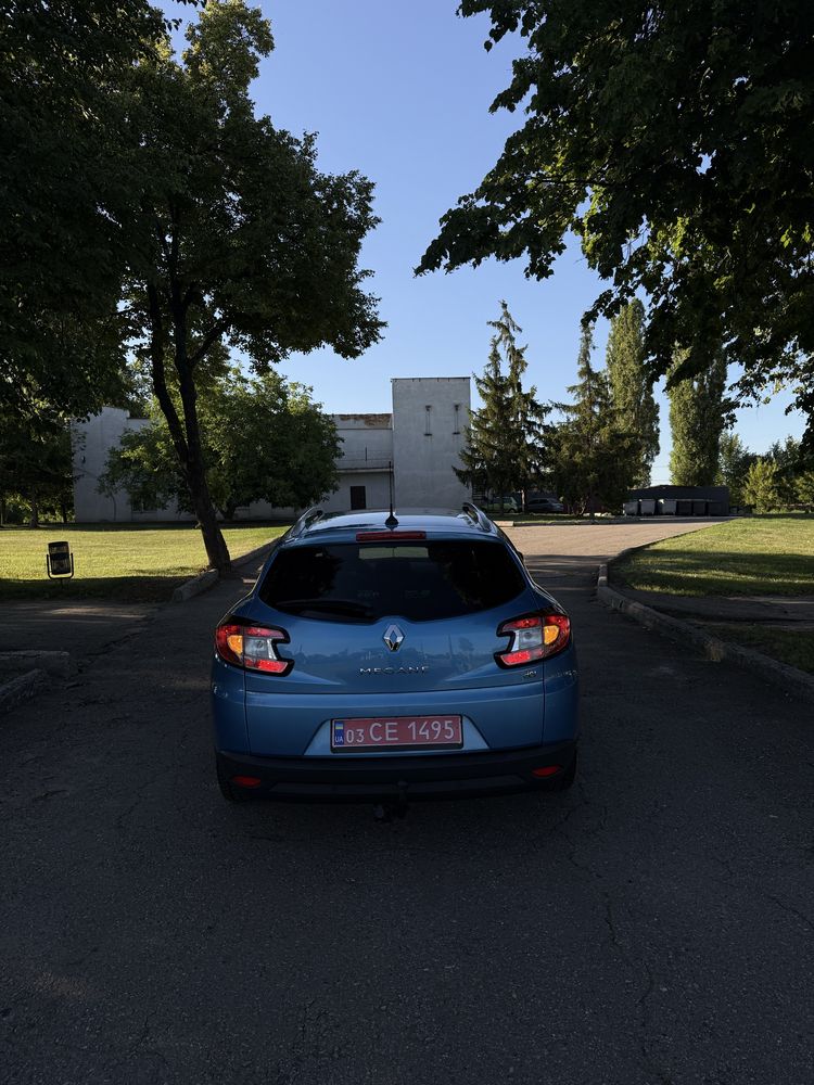 Продам Рено меган только пригнан