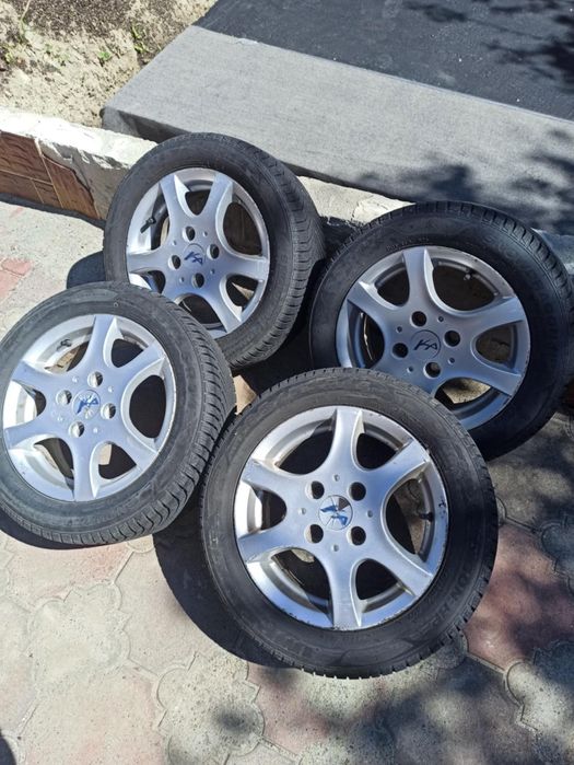Felgi aluminiowe od Forda 14 cali z oponami