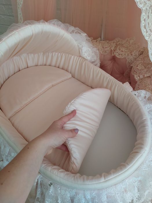 Эксклюзивная люлька переноска для выписки или крестин.