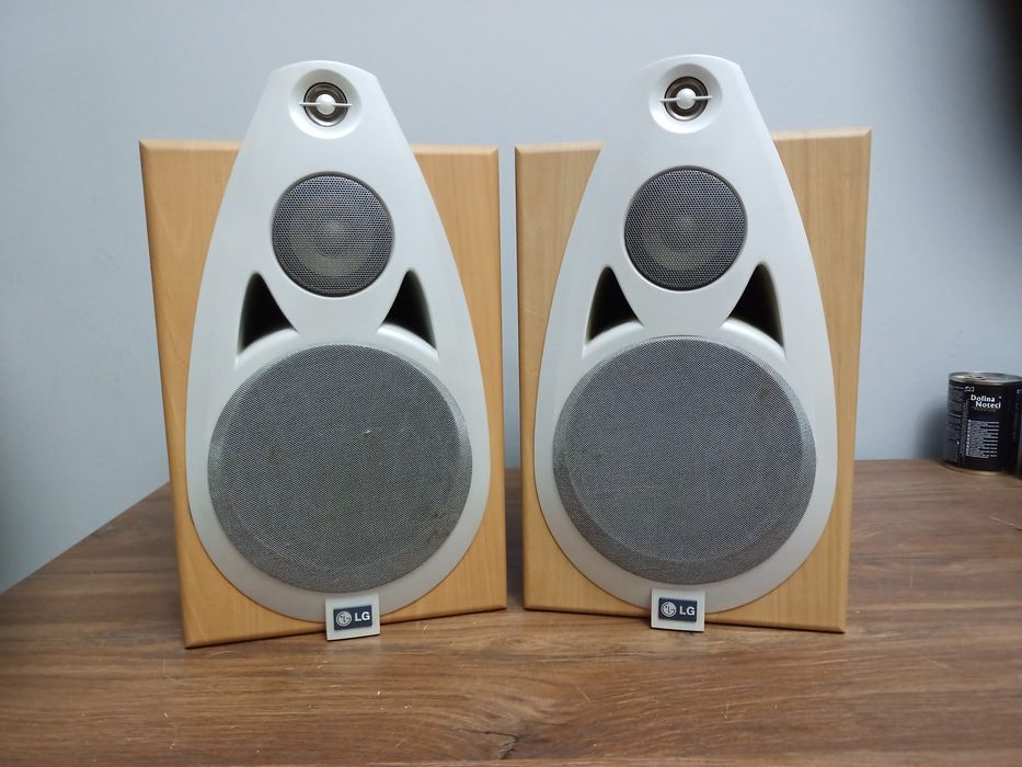 Kolumny stereo podstawkowe LG-FE 3030