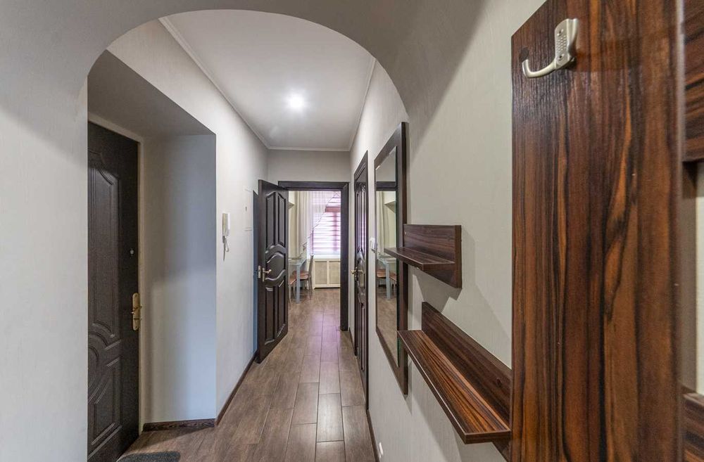 2х кімнатна квартира поруч з Палацом Україна